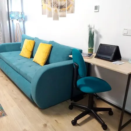 Daire Sunshine - New & Quiet 1br Apt, Business Area, Close To Airport, Highway A3, Subway