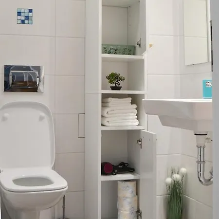 Sunshine - New & Quiet 1br Apt, Business Area, Close To Airport, Highway A3, Subway