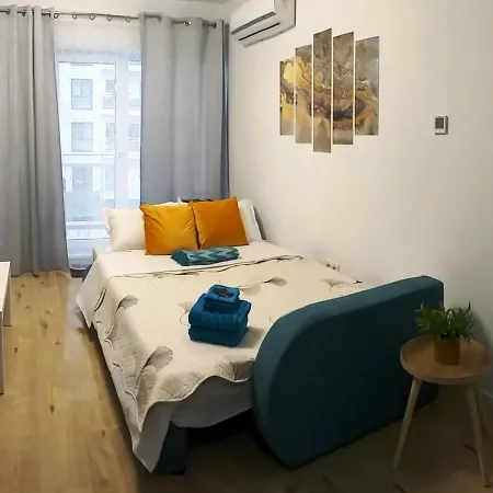 Sunshine - New & Quiet 1br Apt, Business Area, Close To Airport, Highway A3, Subway Bucharest