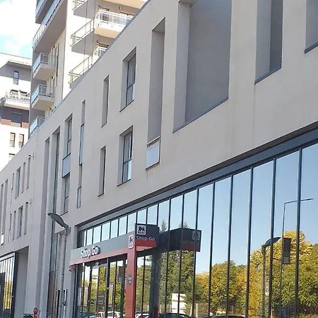 Sunshine - New & Quiet 1br Apt, Business Area, Close To Airport, Highway A3, Subway *