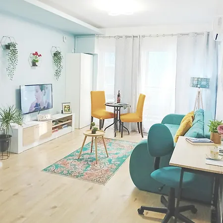 Apartment Sunshine - New & Quiet 1br Apt, Business Area, Close To Airport, Highway A3, Subway *