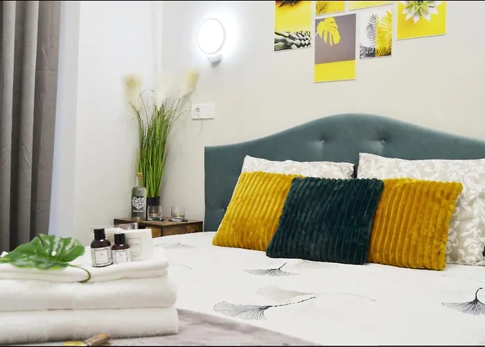 Apartment Sunshine - New & Quiet 1br Apt, Business Area, Close To Airport, Highway A3, Subway Bukarest