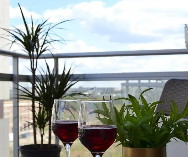 Sunshine - New & Quiet 1br Apt, Business Area, Close To Airport, Highway A3, Subway *