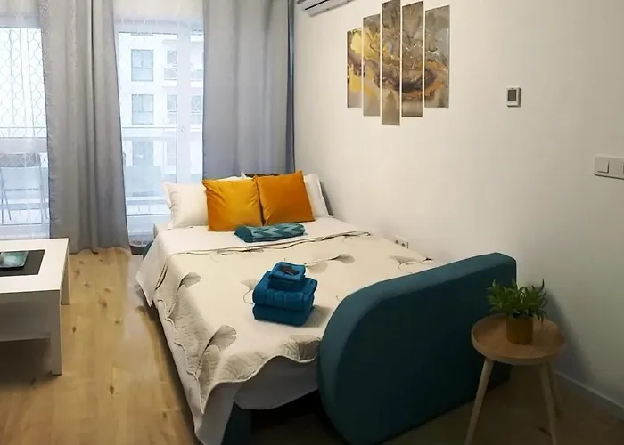 Sunshine - New & Quiet 1br Apt, Business Area, Close To Airport, Highway A3, Subway Bukarest