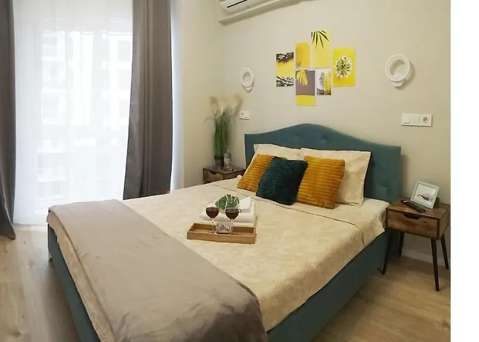 Apartment Sunshine - New & Quiet 1br Apt, Business Area, Close To Airport, Highway A3, Subway Bukarest