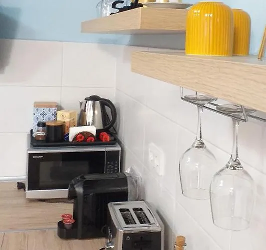 Apartament Sunshine - New & Quiet 1br Apt, Business Area, Close To Airport, Highway A3, Subway