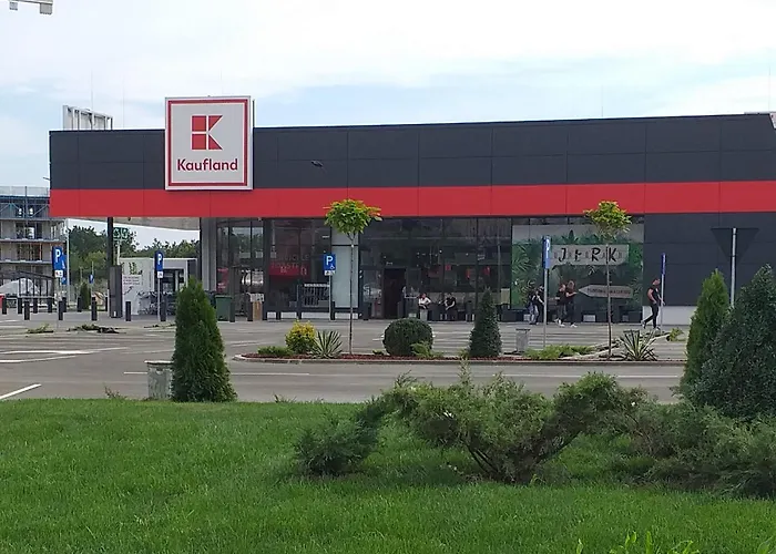 Sunshine - New & Quiet 1br Apt, Business Area, Close To Airport, Highway A3, Subway