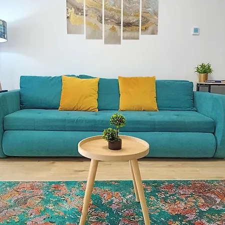 Sunshine - New & Quiet 1br Apt, Business Area, Close To Airport, Highway A3, Subway Apartment *