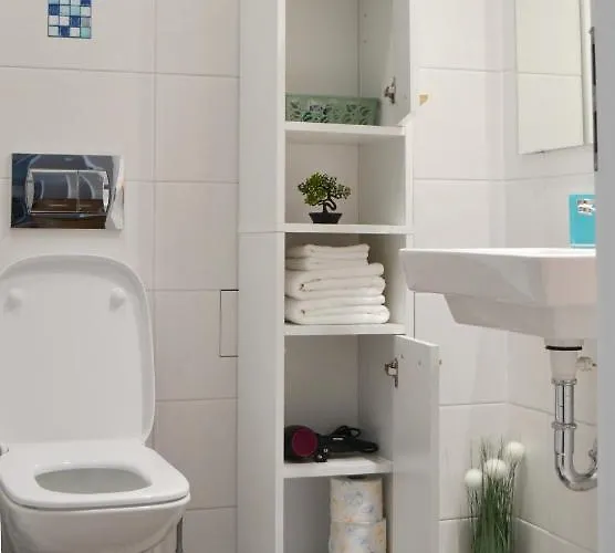 Sunshine - New & Quiet 1br Apt, Business Area, Close To Airport, Highway A3, Subway