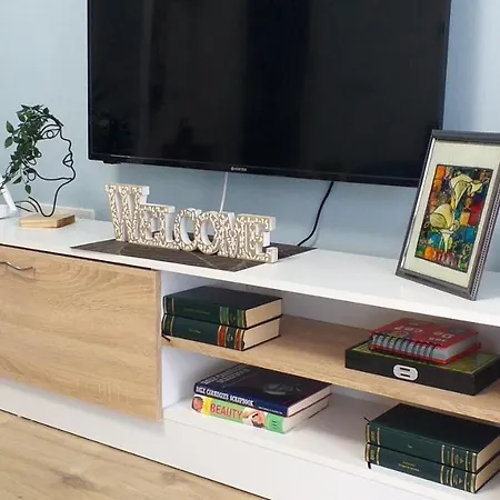 Apartament Sunshine - New & Quiet 1br Apt, Business Area, Close To Airport, Highway A3, Subway