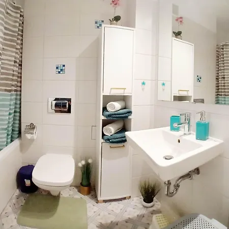 Sunshine - New & Quiet 1br Apt, Business Area, Close To Airport, Highway A3, Subway Apartament Bukareszt